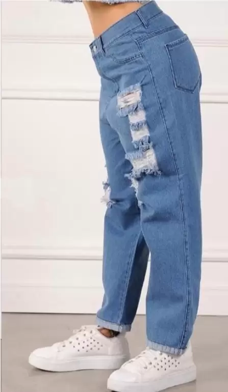 Jeans MOM con Roturas